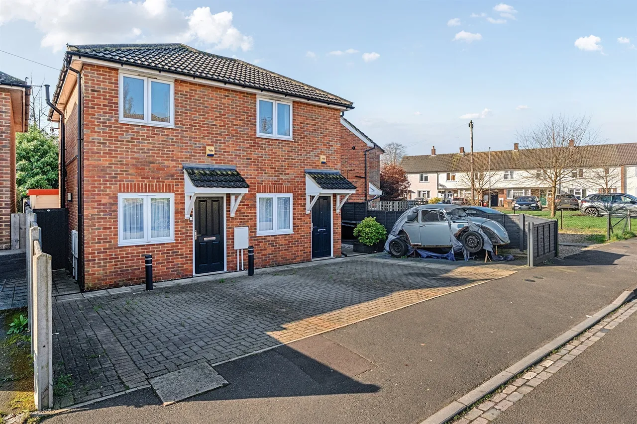 2 bed flat for sale — Northumbria Road, Maidenhead