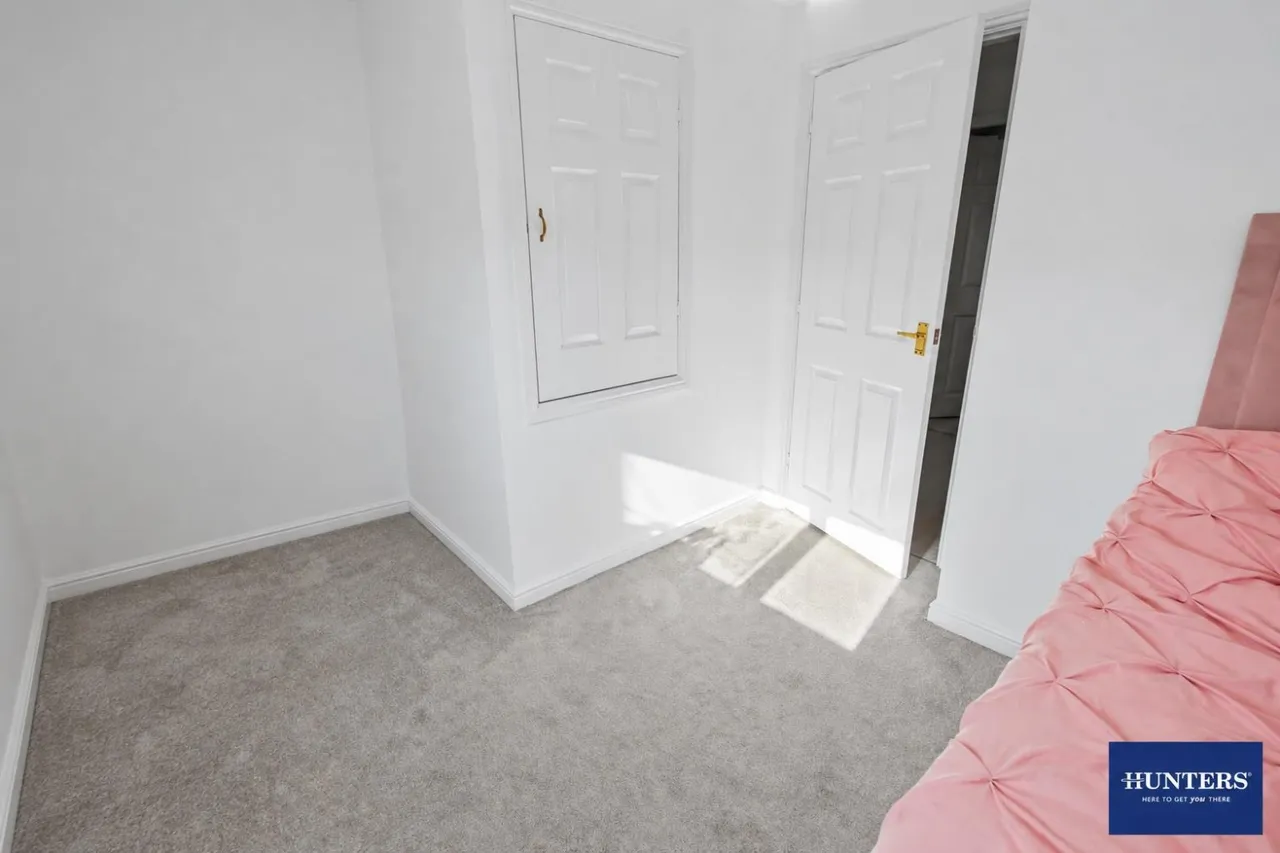 Thornroyd Drive, Bradford, BD4, photo 16