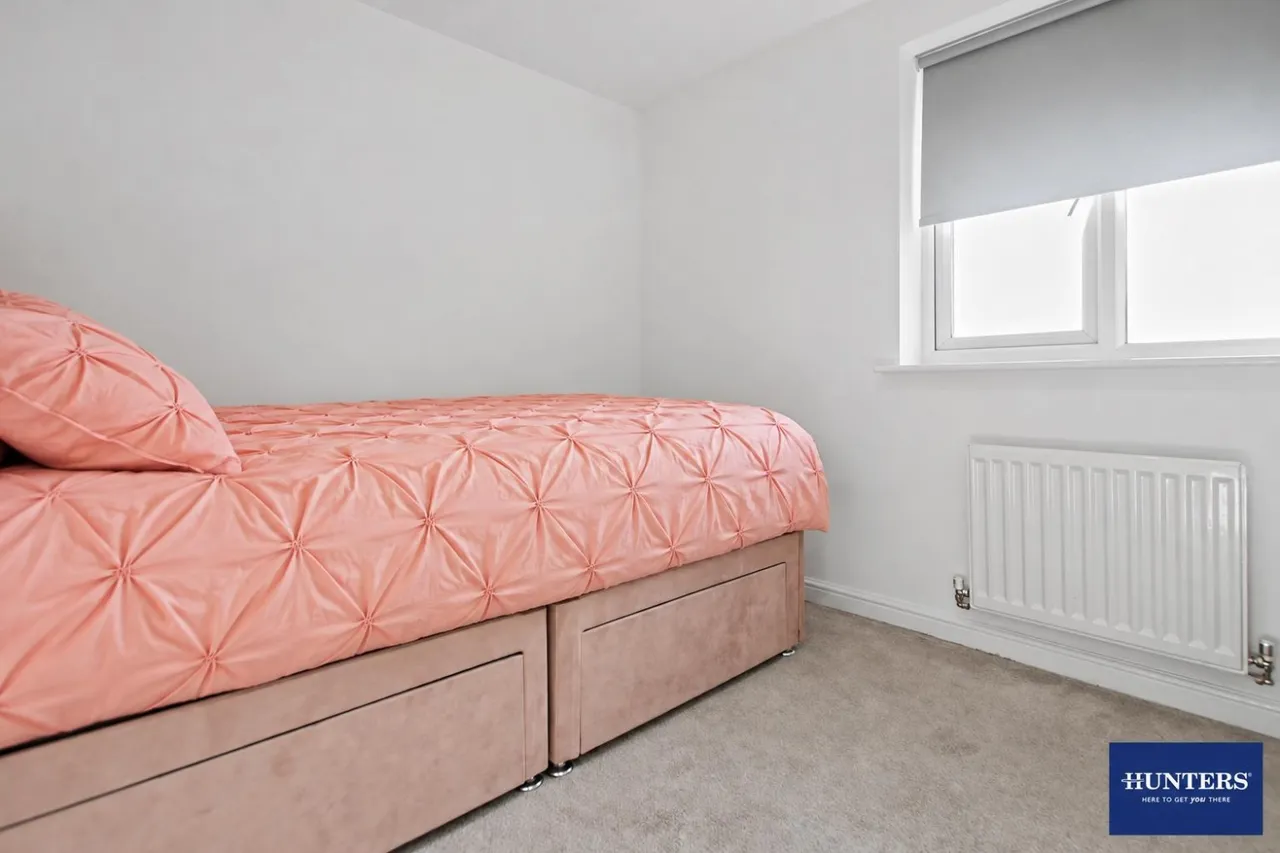Thornroyd Drive, Bradford, BD4, photo 17