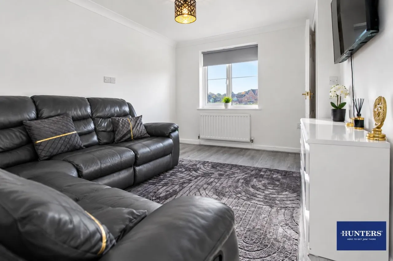 Thornroyd Drive, Bradford, BD4, photo 9