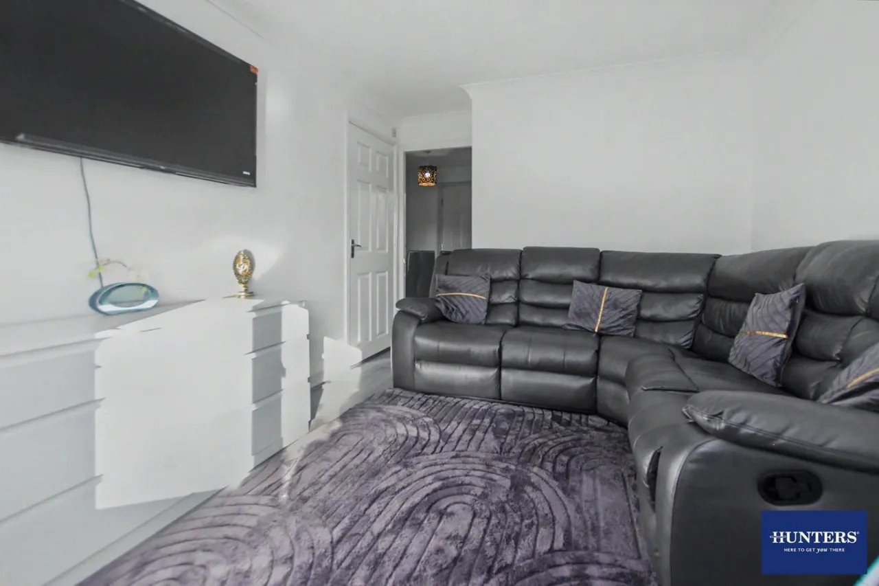 Thornroyd Drive, Bradford, BD4, photo 7