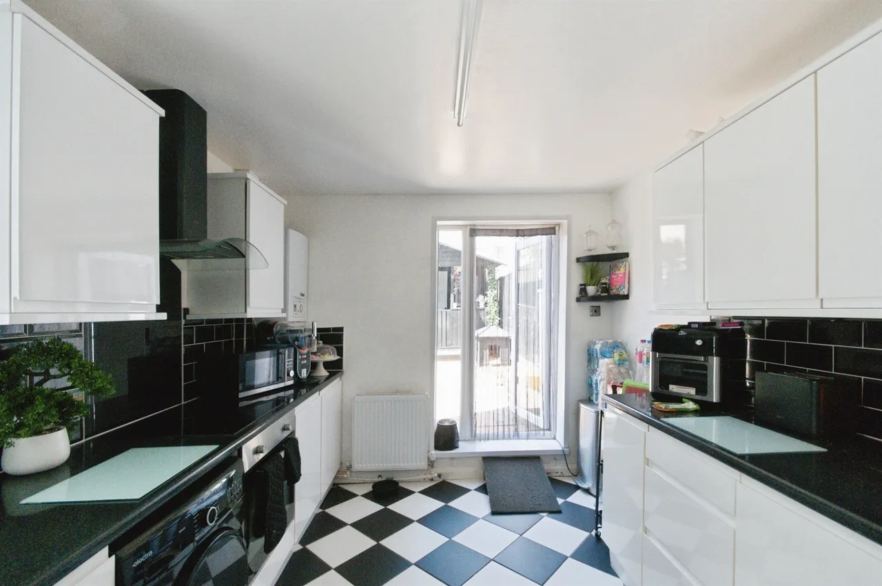 North Road, Bexhill-On-Sea, photo 2