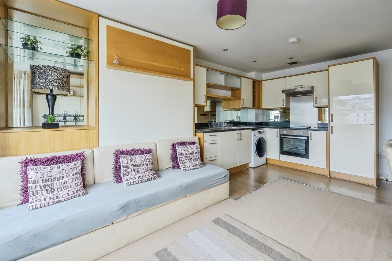Exeter Street, Plymouth, PL4, photo 13