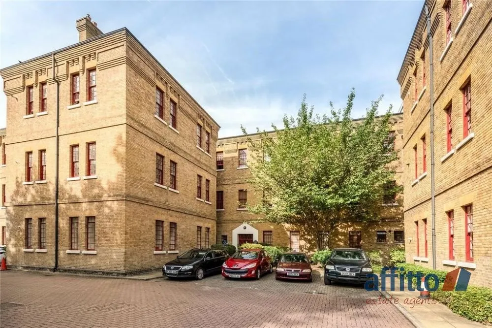 3 bed flat to rent — Osterley Gardens, Chevy Road, Hanwell, Hanwell, UB2 4UW