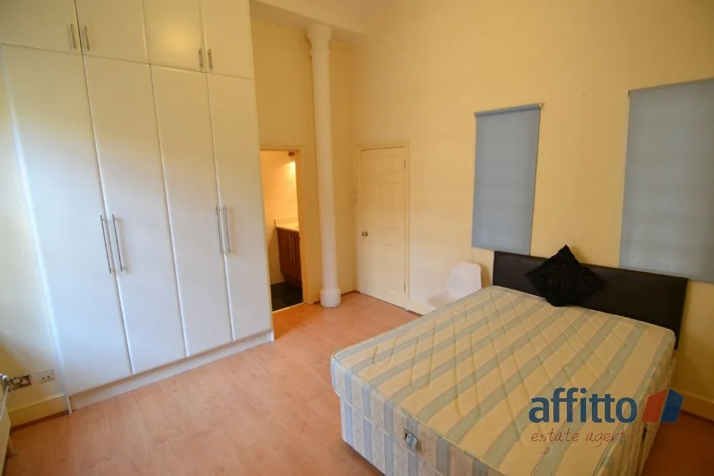 Osterley Gardens, Chevy Road, Hanwell, Hanwell, UB2 4UW, photo 4