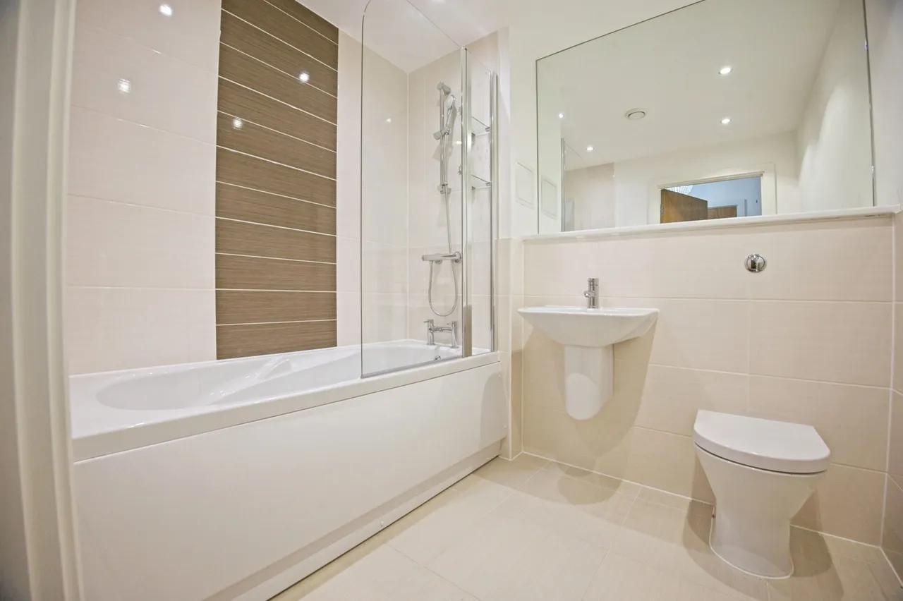 Douglas House, Ferry Court, Cardiff, CF11, photo 10