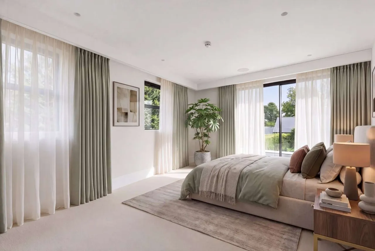 Birds Hill Road, Oxshott, Leatherhead, Surrey, KT22 0NJ, photo 9