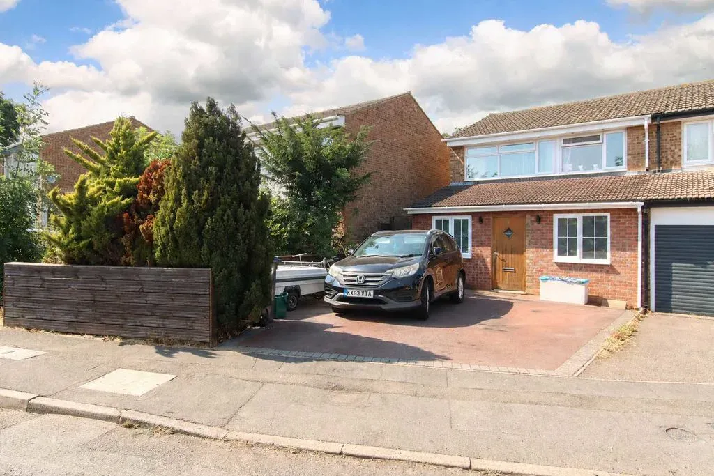 3 bed property for sale — Kipling Grove, Hemel Hempstead, Hertfordshire, HP2 7NJ