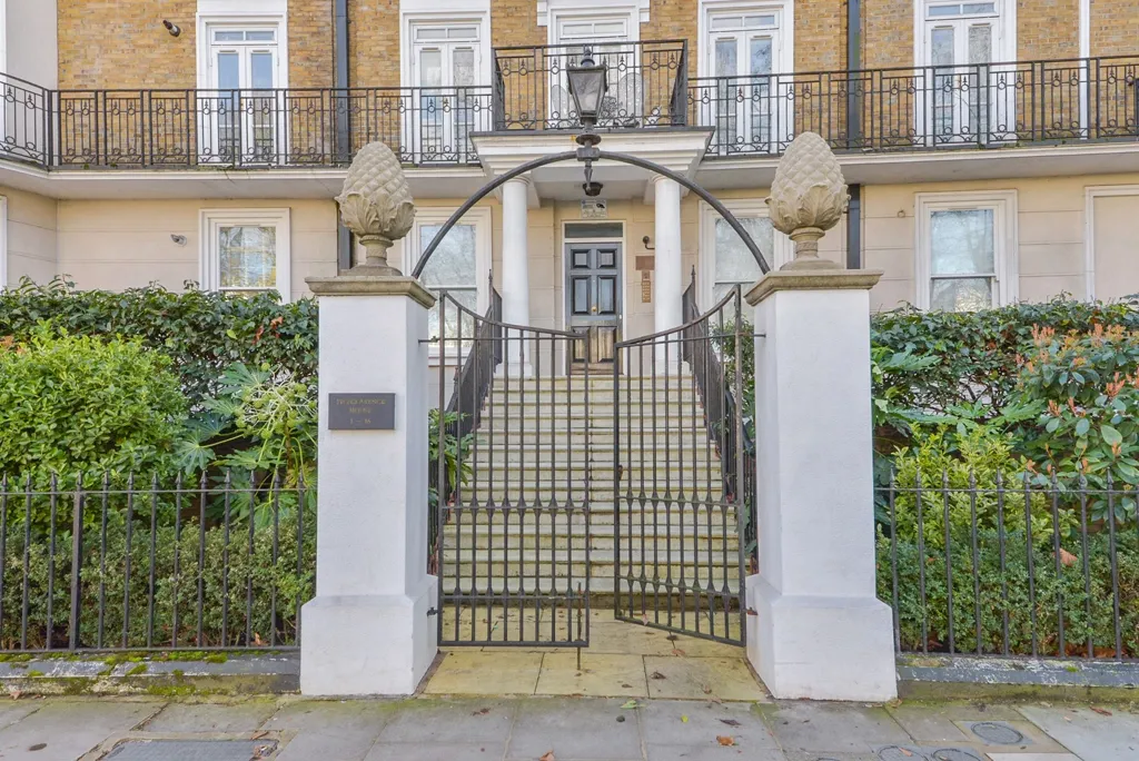 2 bed flat for sale, Holland Park Avenue, Holland Park, W11