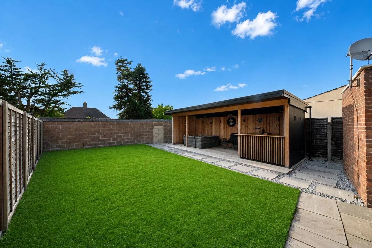 Bramble Close, Hillingdon, photo 6