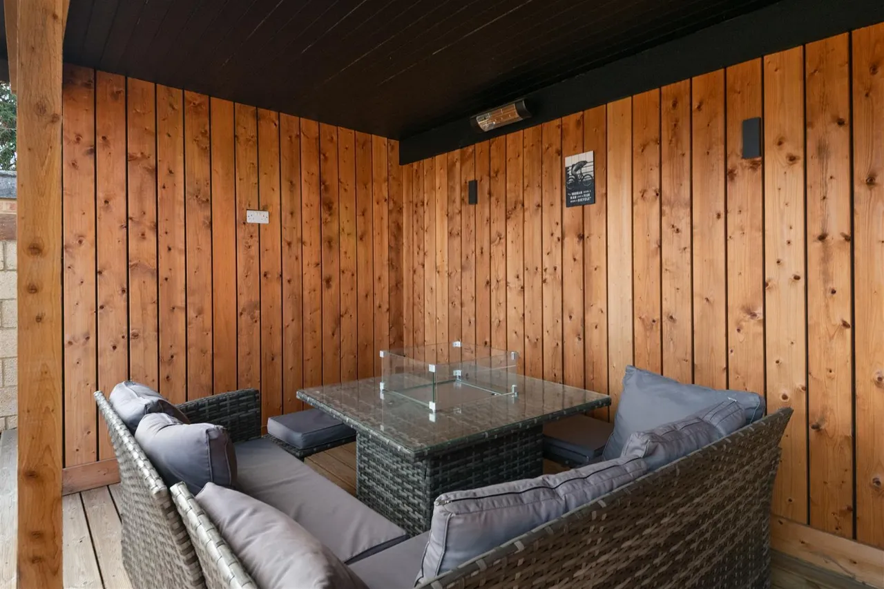 Bramble Close, Hillingdon, photo 9