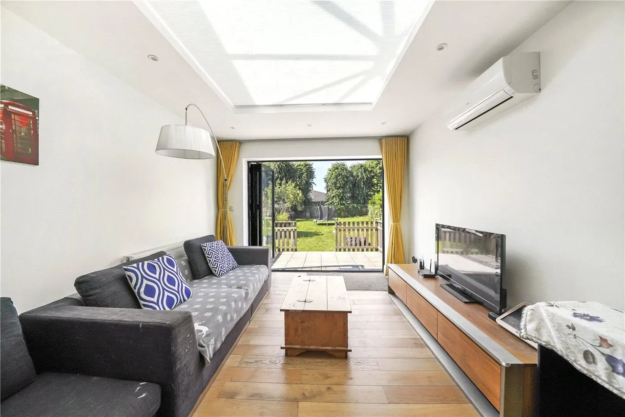 Coombe Lane, London, SW20, photo 3