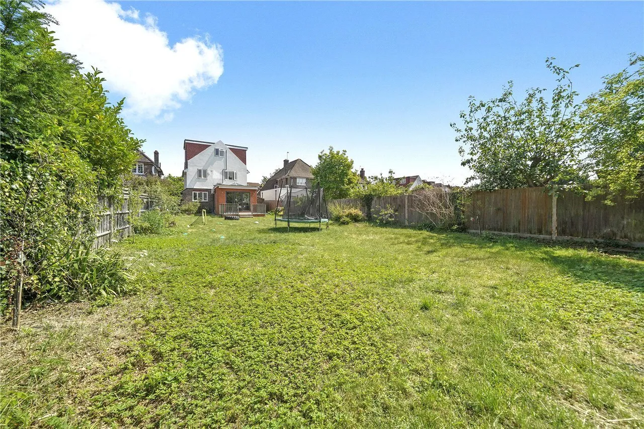 Coombe Lane, London, SW20, photo 14