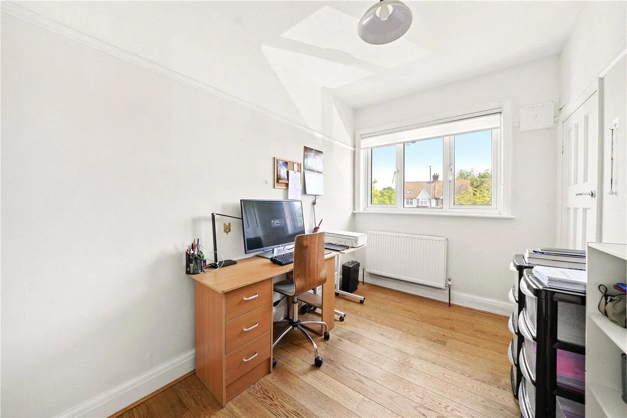 Coombe Lane, London, SW20, photo 13