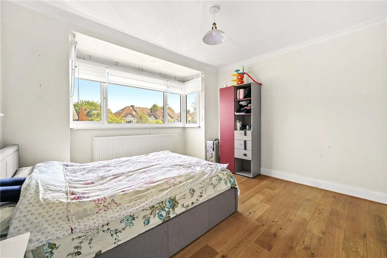 Coombe Lane, London, SW20, photo 9