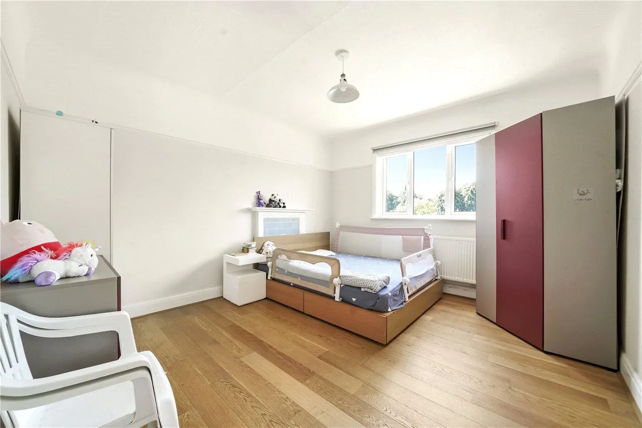 Coombe Lane, London, SW20, photo 11