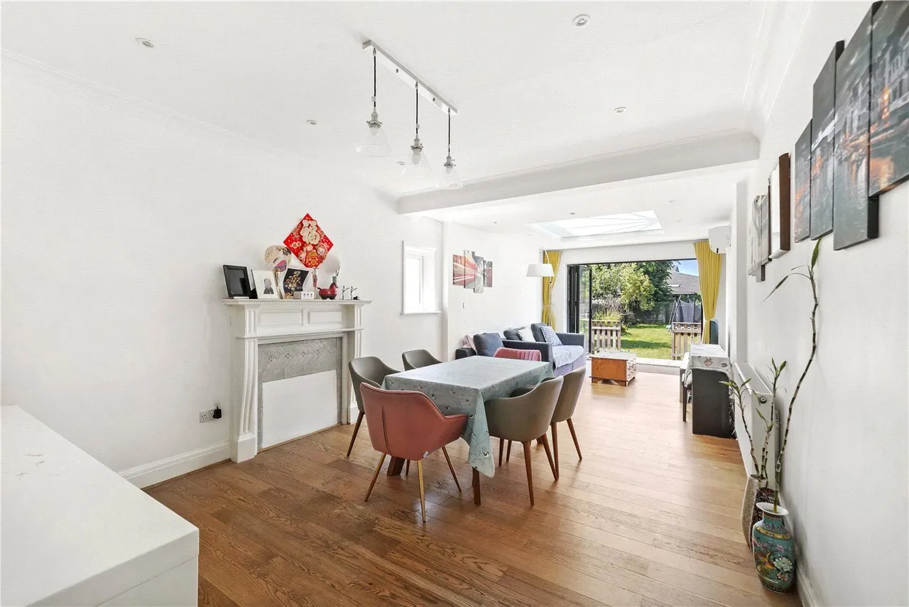 Coombe Lane, London, SW20, photo 2