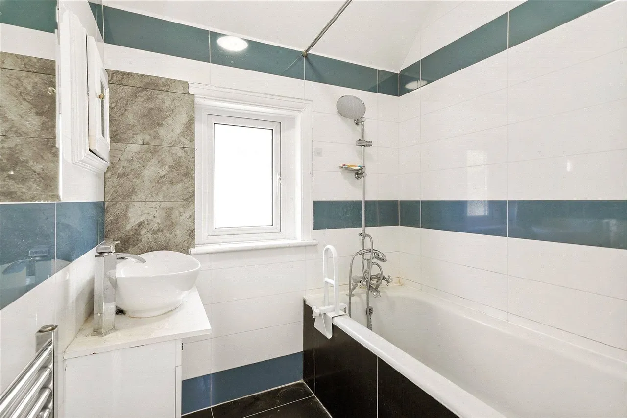 Coombe Lane, London, SW20, photo 10