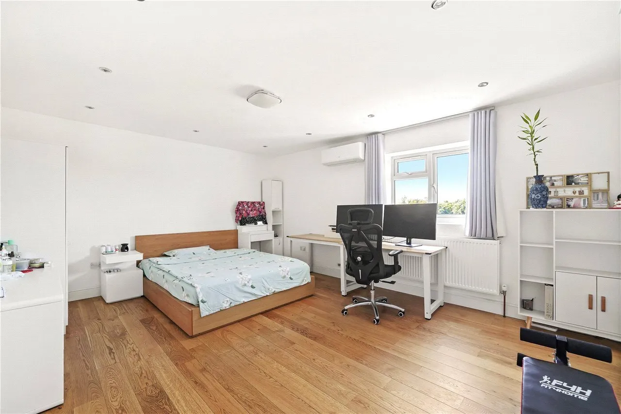 Coombe Lane, London, SW20, photo 7