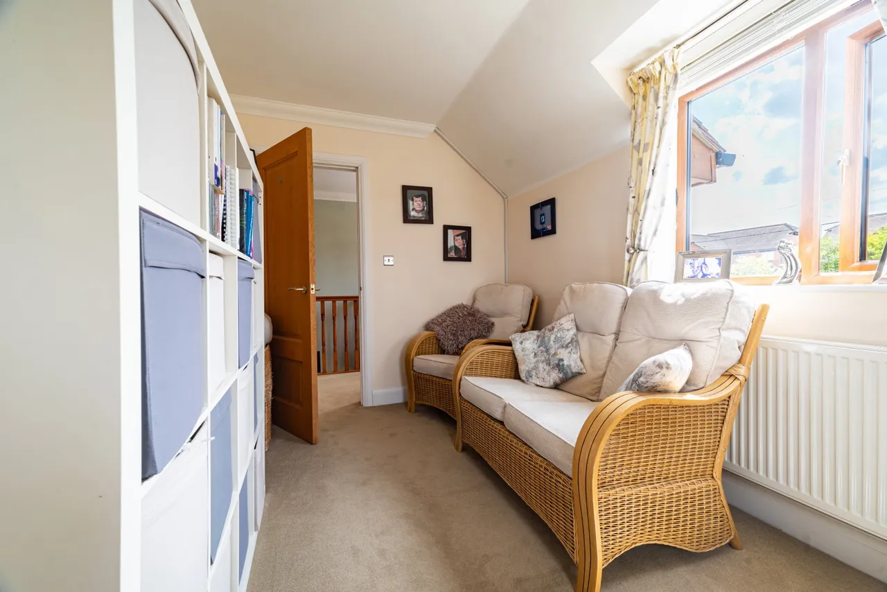 Marston Hill, Oving, HP22, photo 23