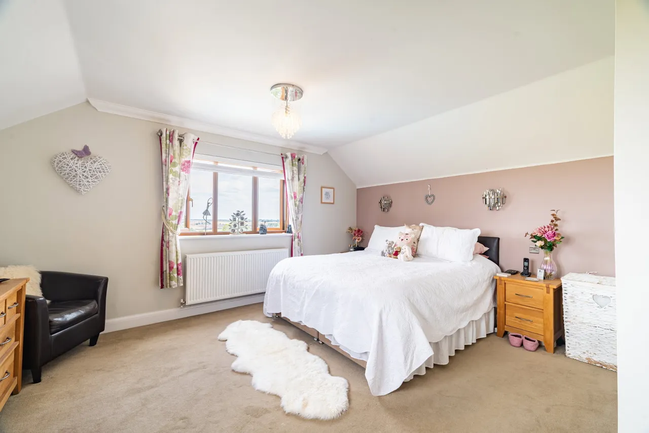 Marston Hill, Oving, HP22, photo 25