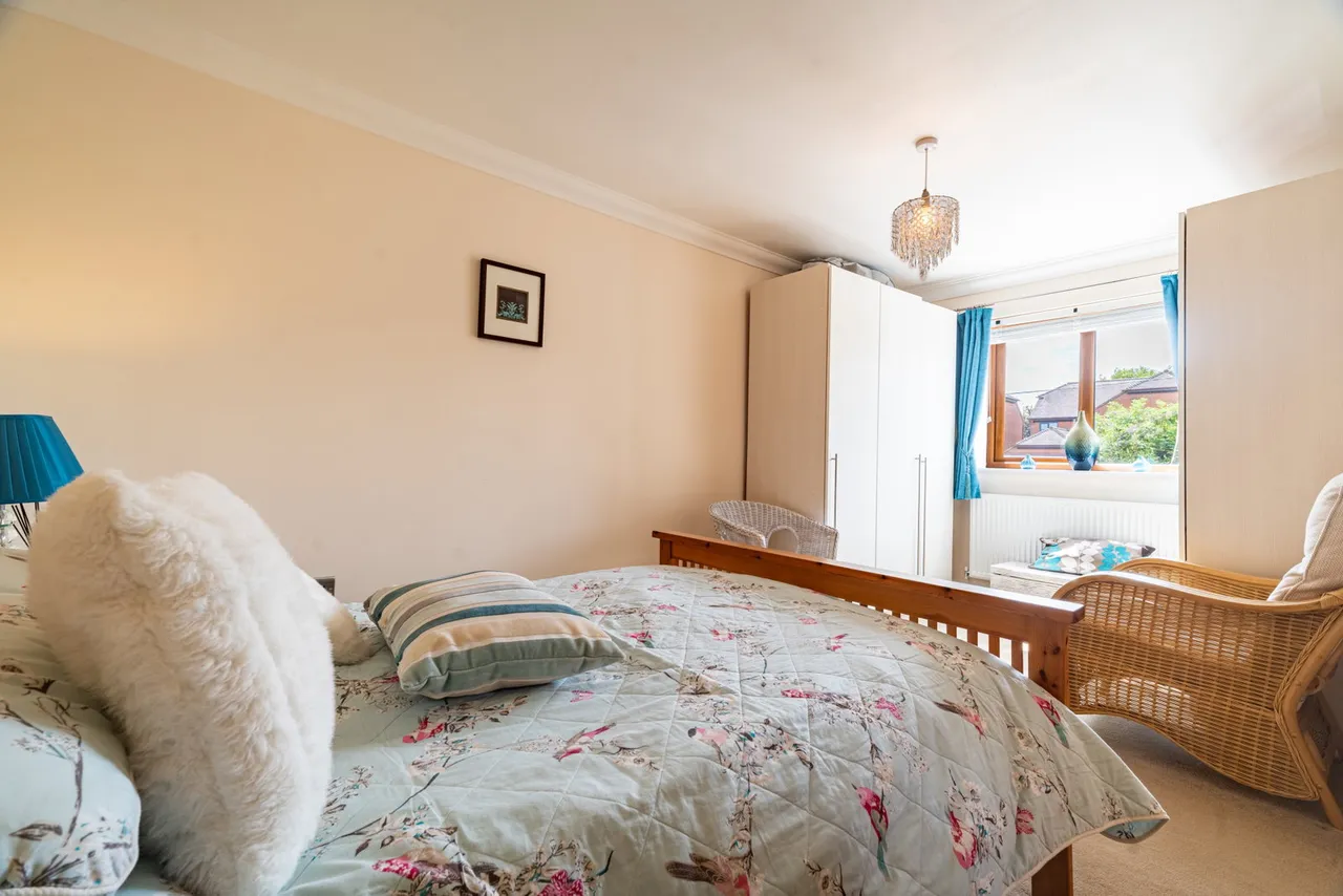 Marston Hill, Oving, HP22, photo 21