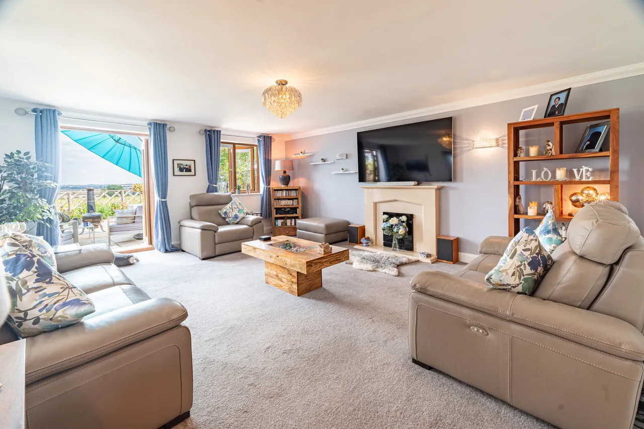 Marston Hill, Oving, HP22, photo 8