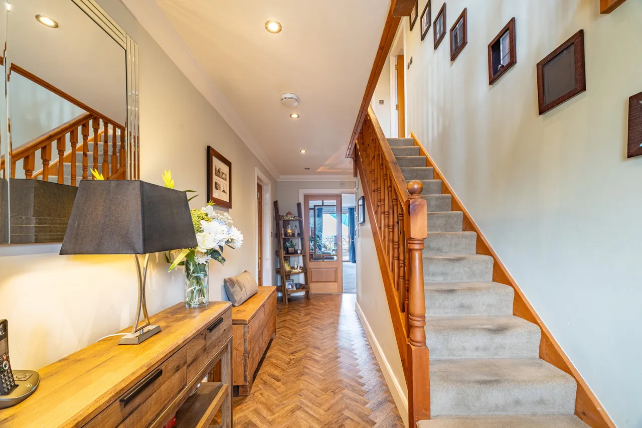 Marston Hill, Oving, HP22, photo 14