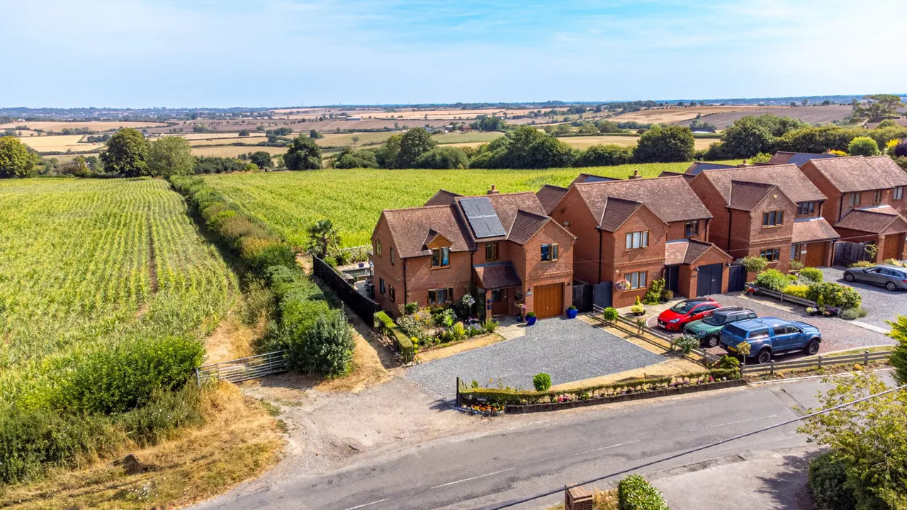 4 bed house for sale, Marston Hill, Oving, HP22