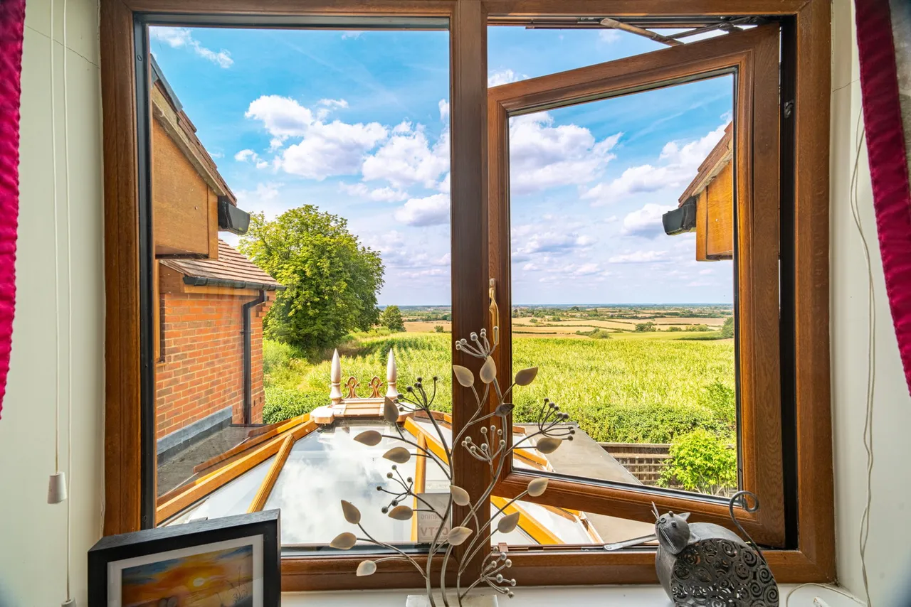 Marston Hill, Oving, HP22, photo 26