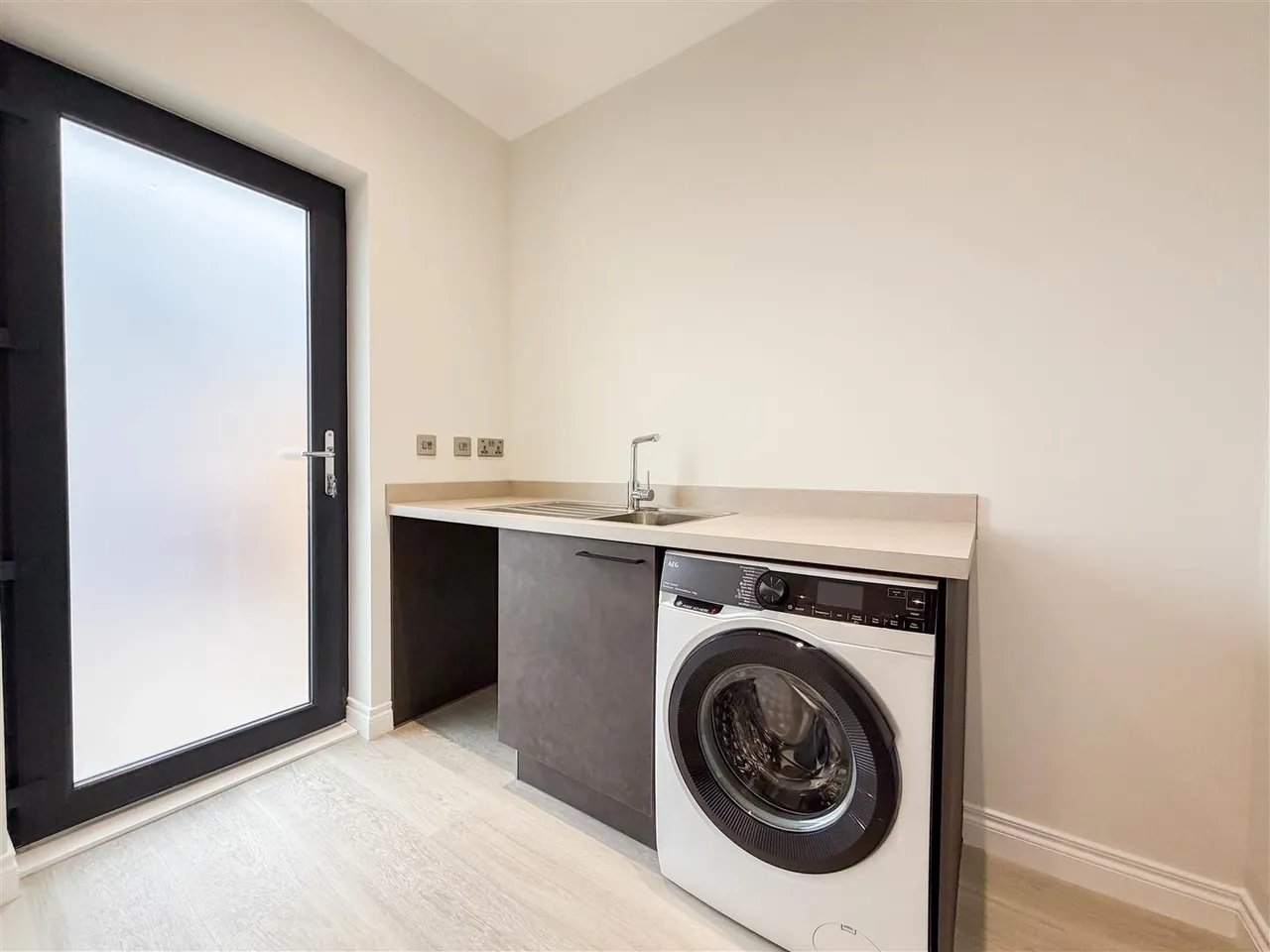 Brocketsbrae Road, Lesmahagow, Lanark, ML11 9PT, photo 4