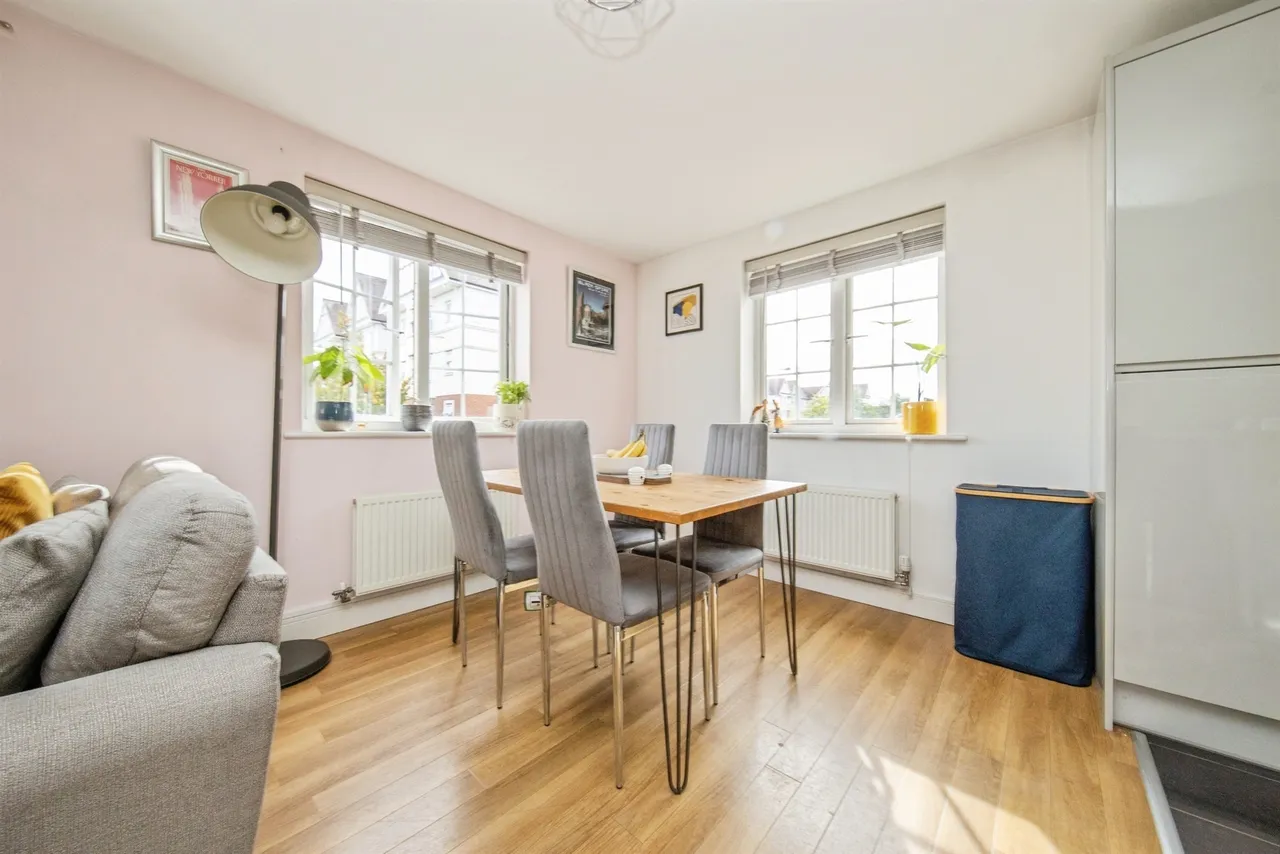 Apprentice Drive, Braiswick Park, COLCHESTER, photo 4