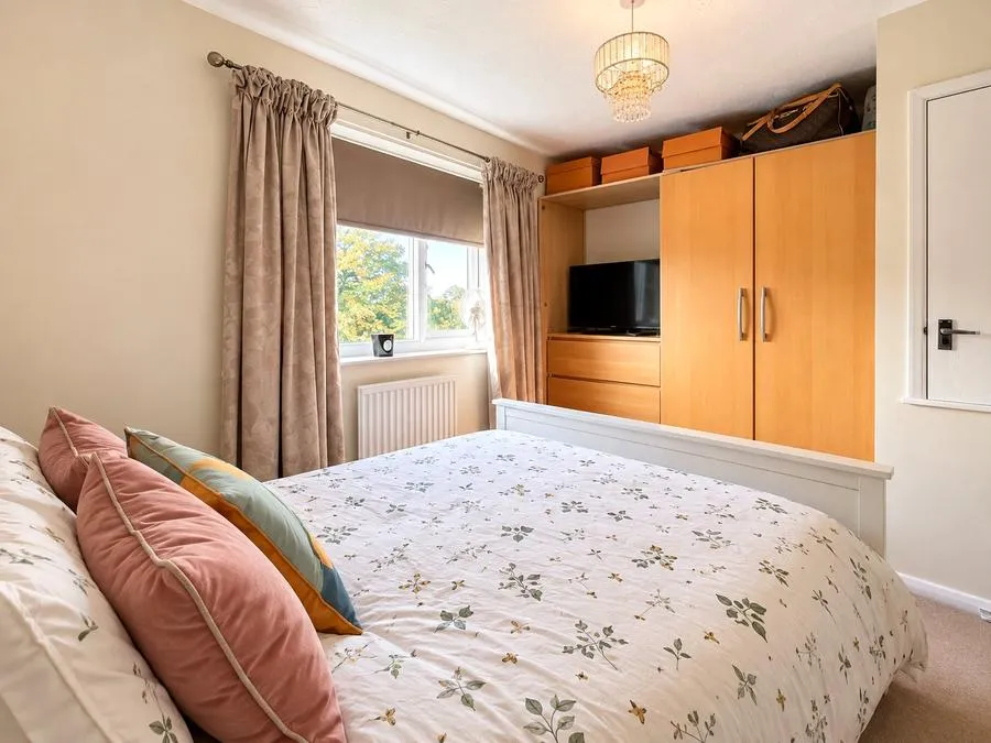 Long Mead, Yate, BS37, photo 4