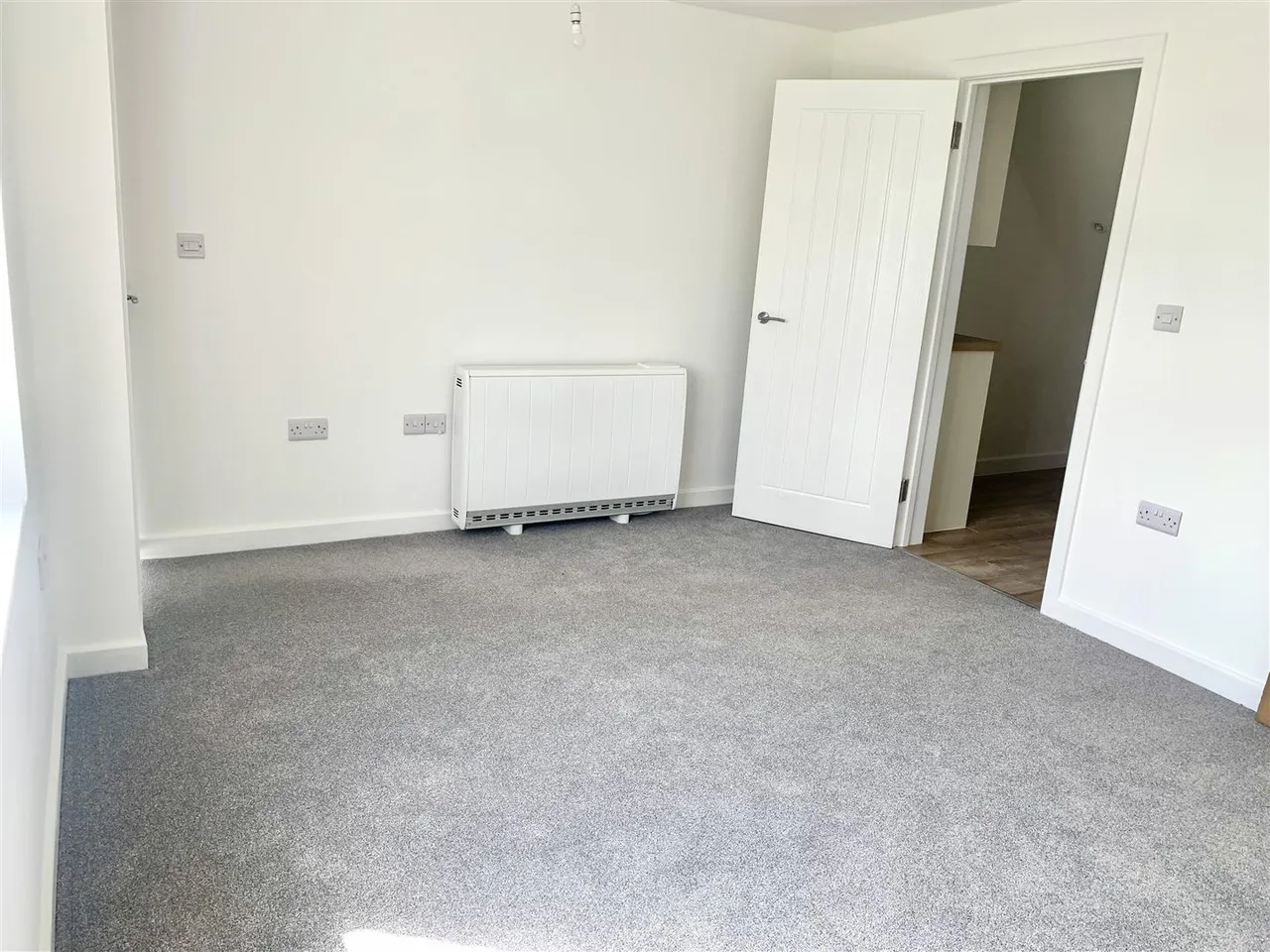 Avon Square, Upavon, SN9, photo 6