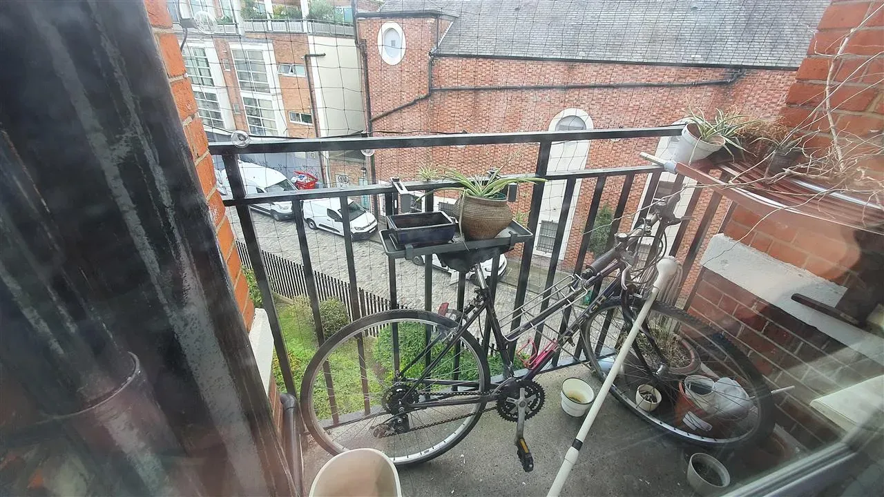 Prince Of Wales Road, London, photo 7