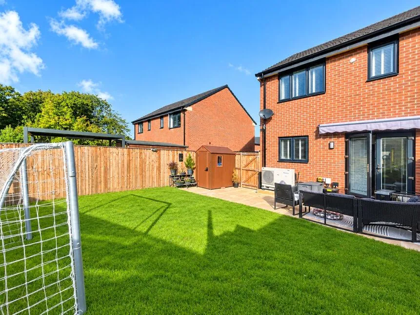 Nesfield Drive, Shipley, Derbyshire, DE75, photo 6