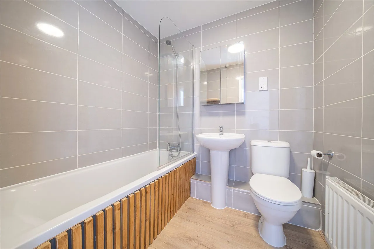 Lyndon Road, Bramham, LS23, photo 7