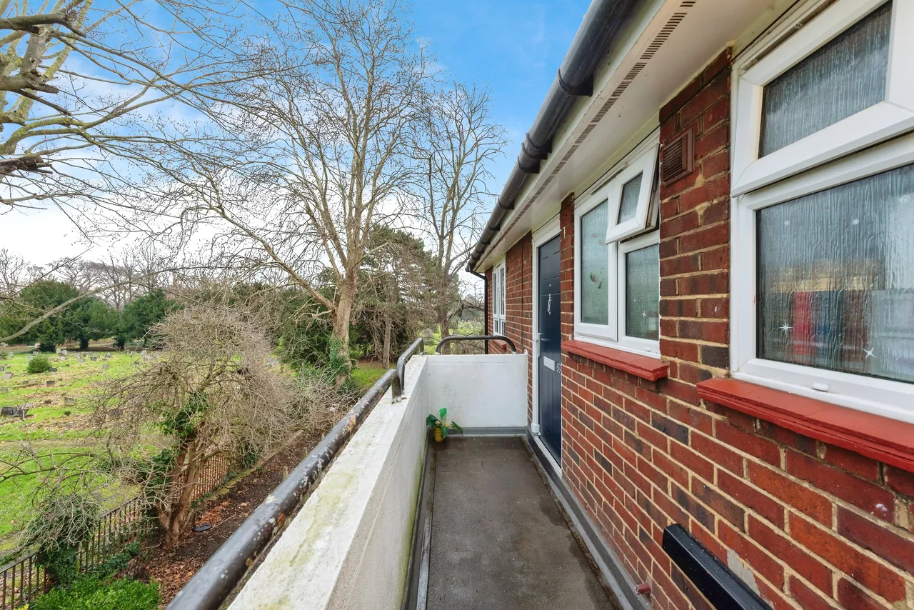 Gap Road, London, SW19, photo 16
