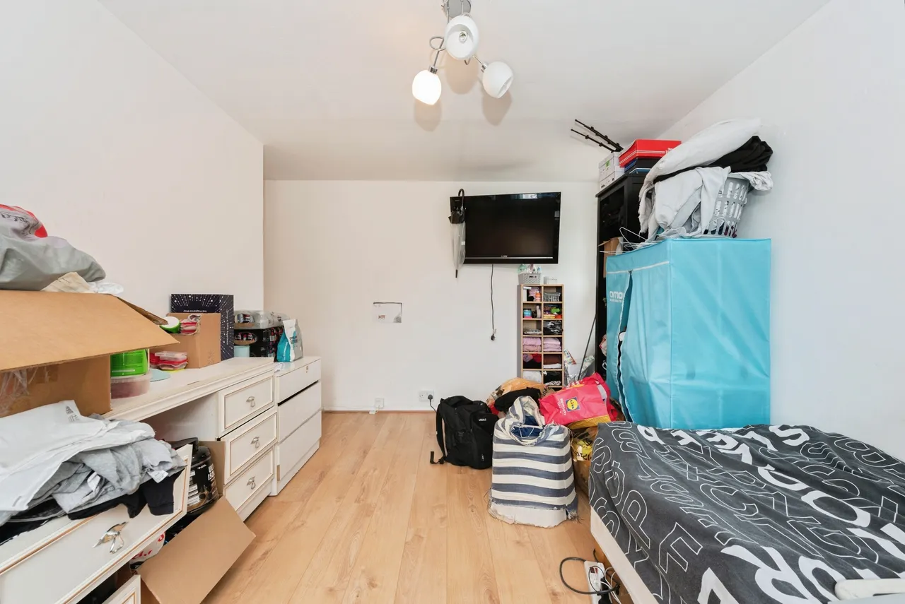 Gap Road, London, SW19, photo 13