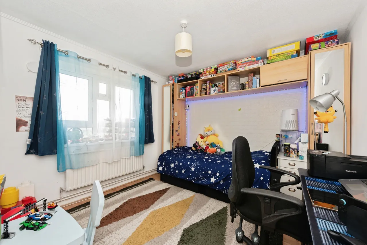 Gap Road, London, SW19, photo 9