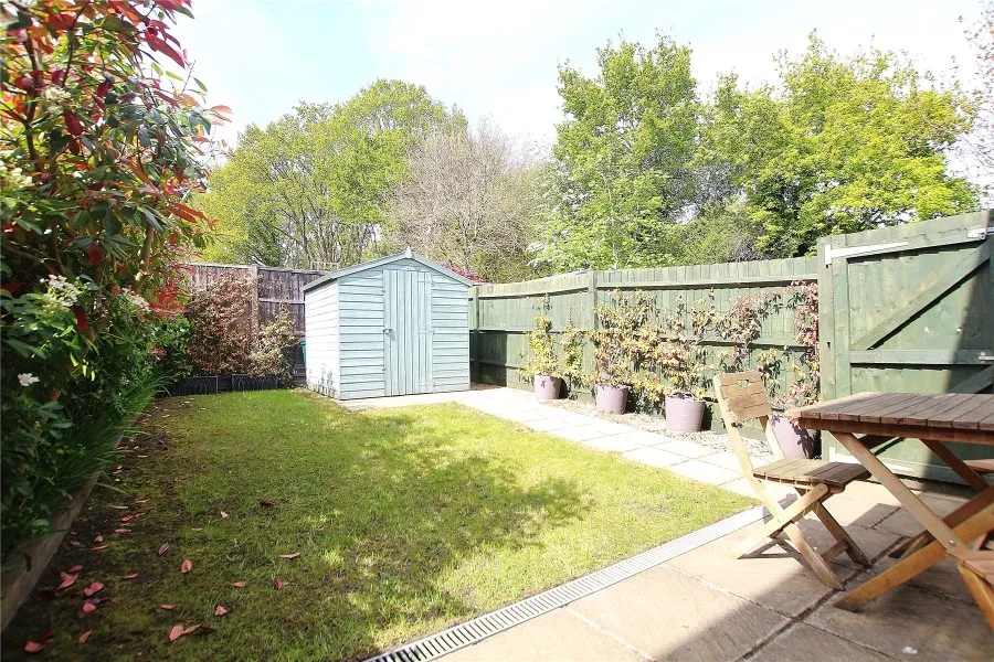 Brookwood Farm Drive, Woking, GU21, photo 10