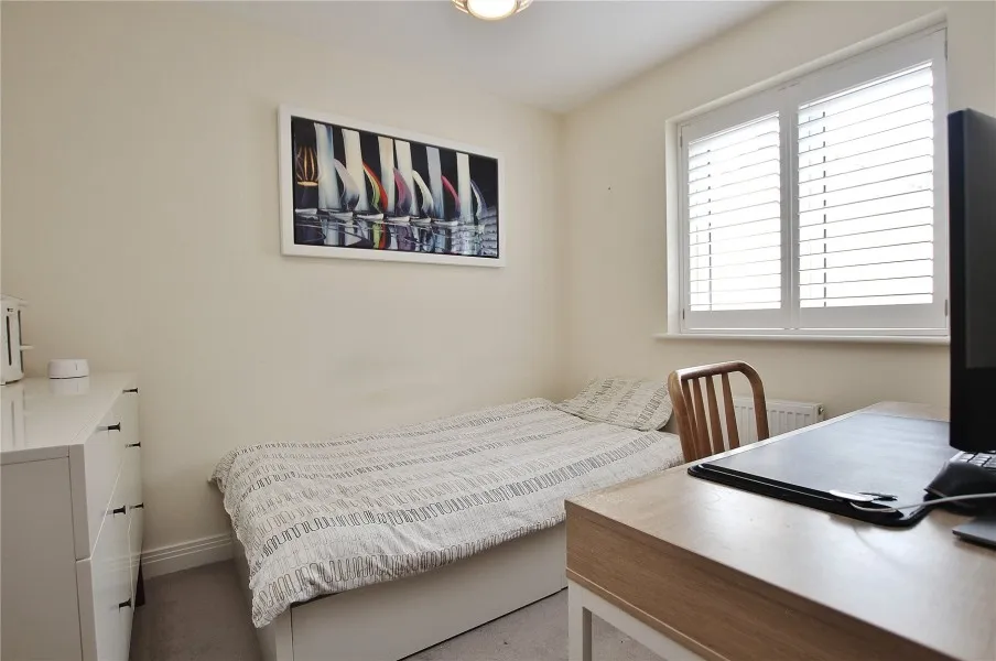 Brookwood Farm Drive, Woking, GU21, photo 6