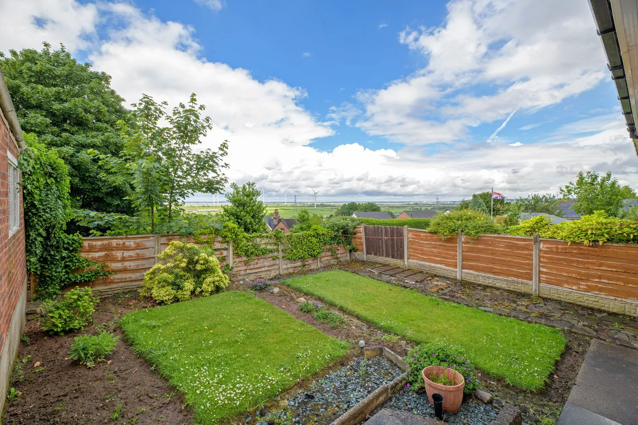 Hale View Road, Frodsham, photo 4