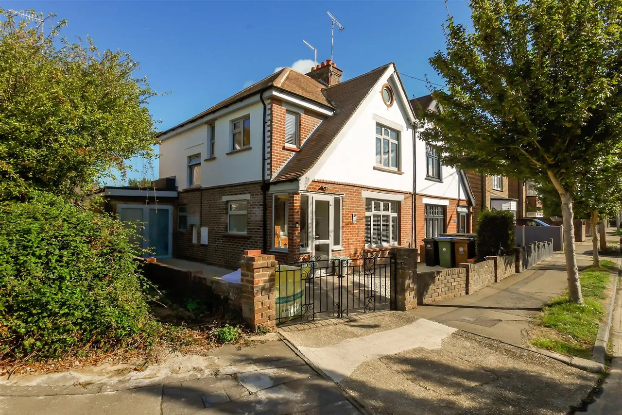 3 bed house for sale, Seaton Road, Wick