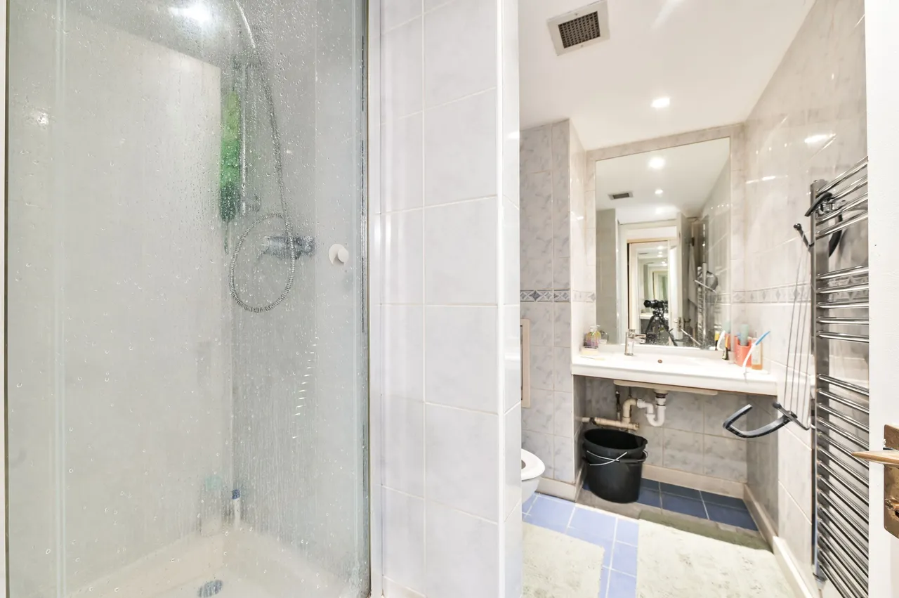 3 Sullivan Court, 109 Earls Court Road, London, photo 3