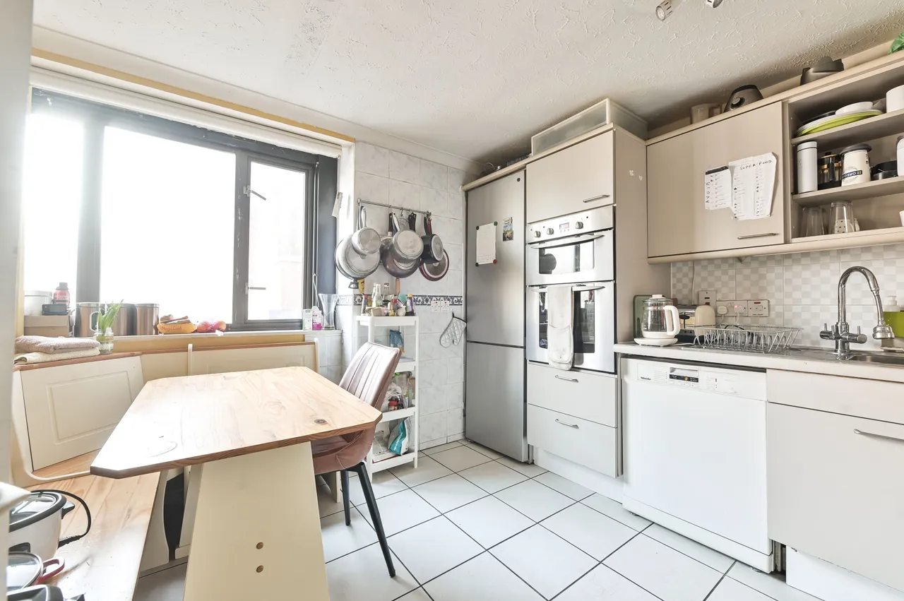 3 Sullivan Court, 109 Earls Court Road, London, photo 7