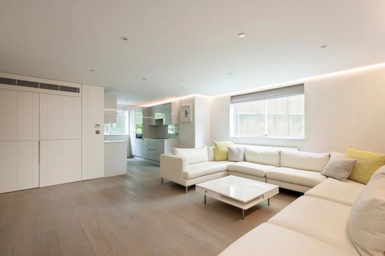 2 bed flat for sale — Kinnerton Street, London, SW1X 8EX