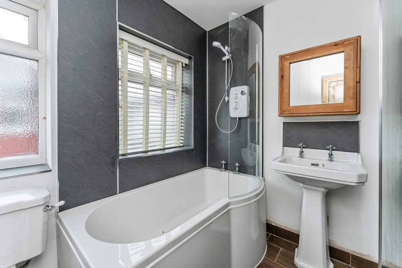 West Drive, Holywell, CH8, photo 9