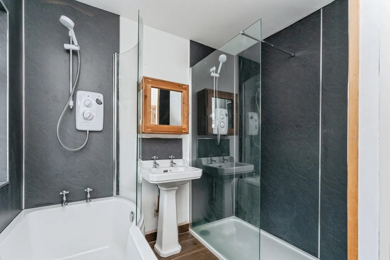 West Drive, Holywell, CH8, photo 8