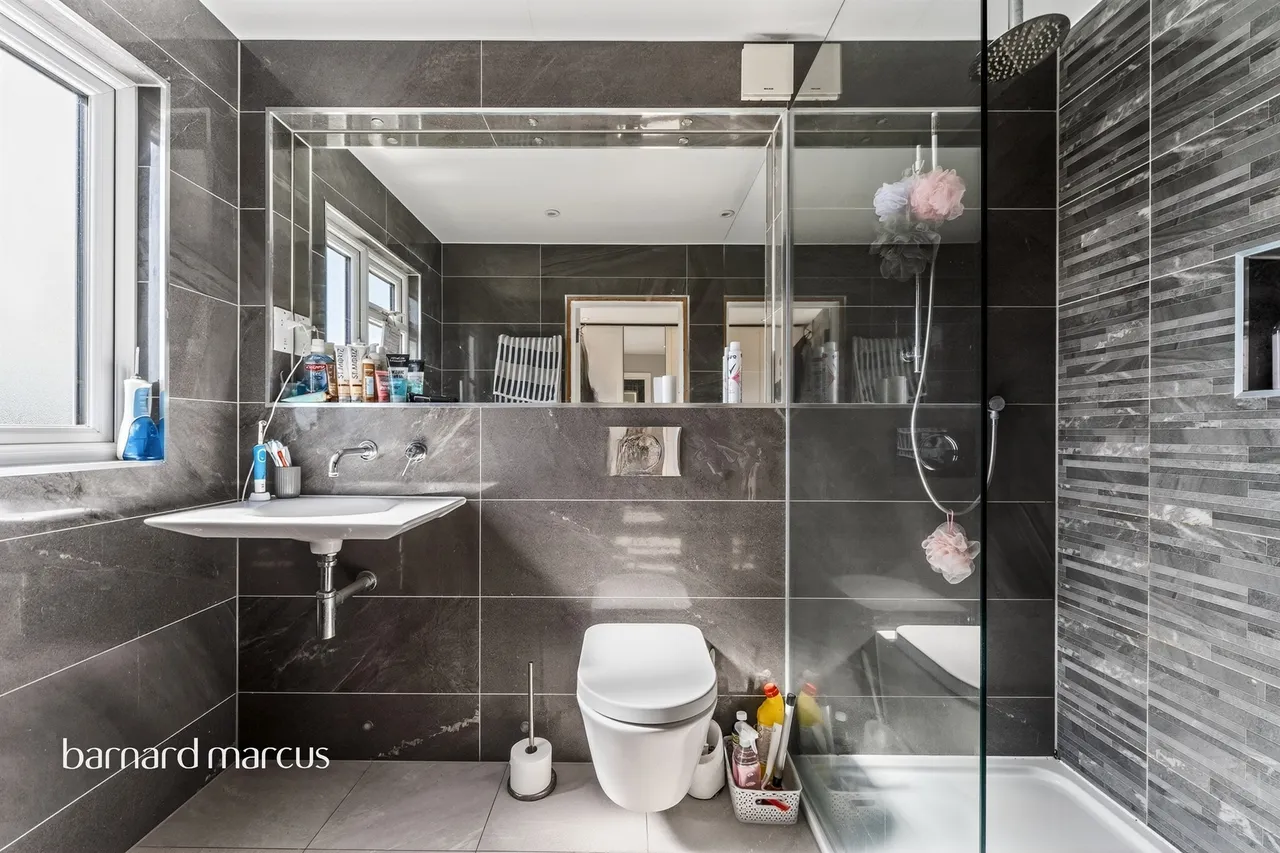 Sunningdale Road, Cheam, SM1, photo 12